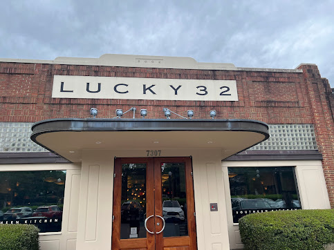 Photo Lucky 32 Southern Kitchen - 1