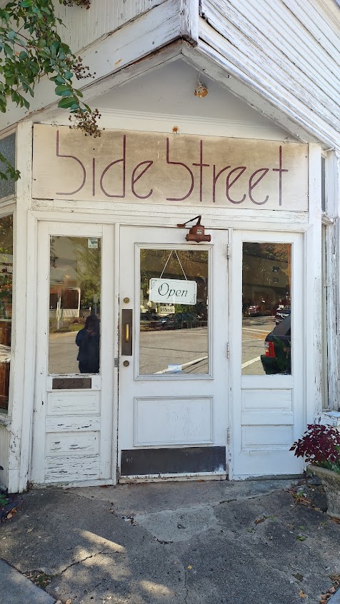 Photo Side Street Restaurant - 5